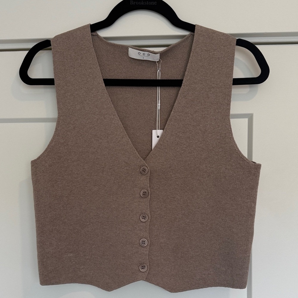 Elegant Tan Button-Up Tank Top